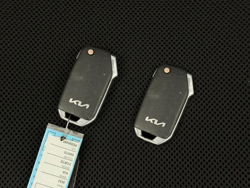 Used 2023 Kia Forte LXS FWD image 9