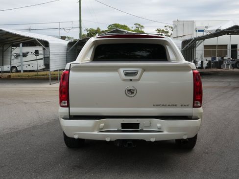 Used 2008 Cadillac Escalade EXT image 7