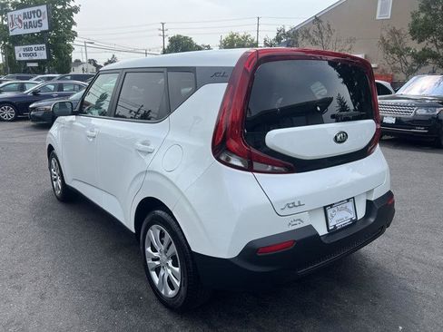 Used 2021 Kia Soul LX FWD image 4