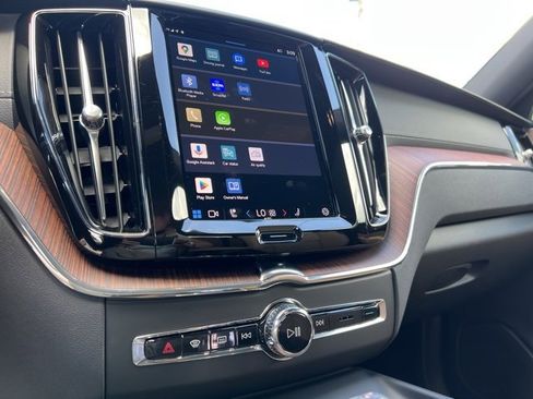 Used 2024 Volvo XC60 B5 Ultimate w/ Protection Package Premier image 5