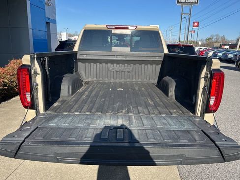 Used 2022 GMC Sierra 1500 AT4 w/ AT4 Preferred Package image 8
