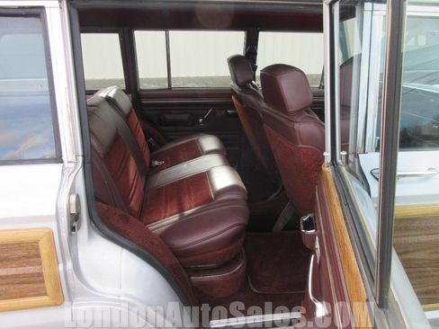 Used 1989 Jeep Grand Wagoneer image 15