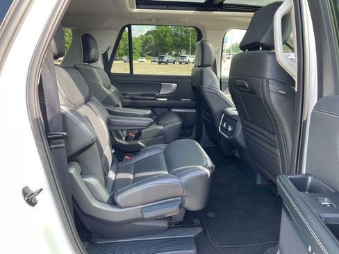 Used 2025 Ford Expedition Max Platinum image 29