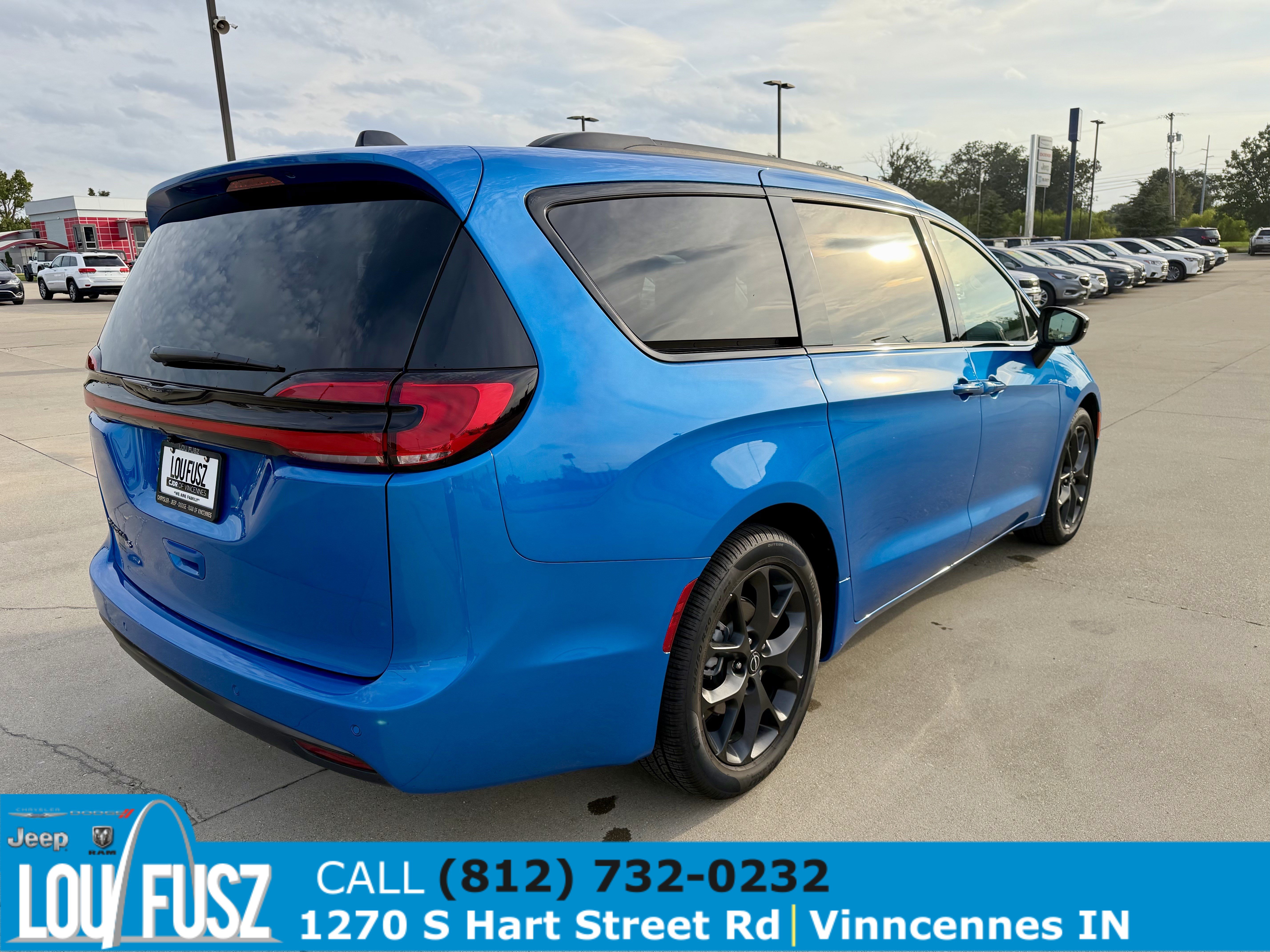 Used 2026 Chrysler Pacifica Select w/ S Appearance Package FWD image 7