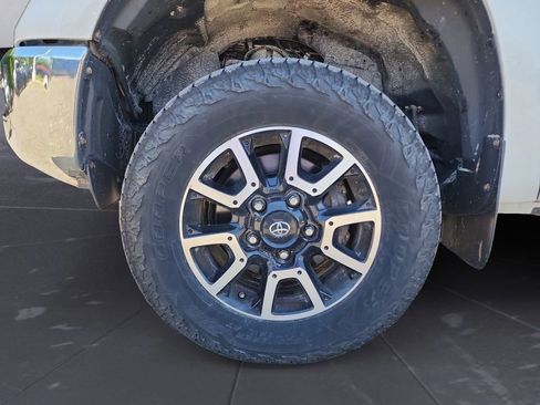 Used 2019 Toyota Tundra Limited w/ Limited Premium Package AWD/4WD image 15