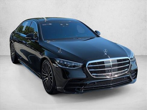 Used 2022 Mercedes-Benz S 580 4MATIC Sedan image 3