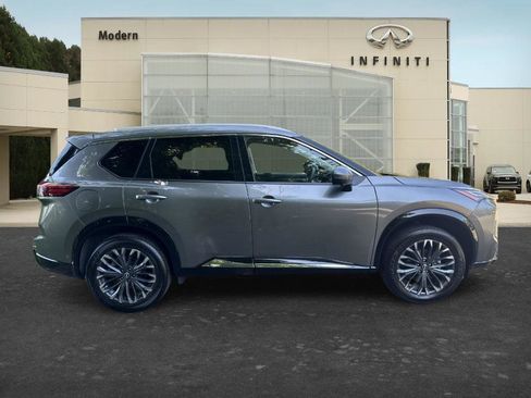 Used 2026 Nissan Rogue Platinum w/ Platinum Premium Package AWD/4WD image 4