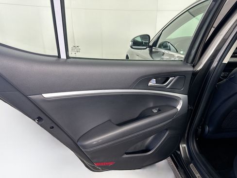 Used 2025 Genesis G70 2.5T AWD/4WD image 27