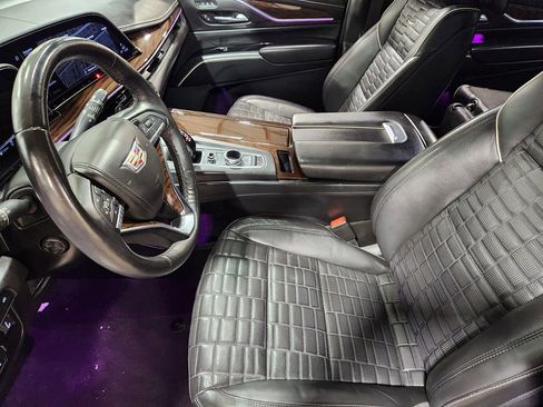 Used 2022 Cadillac Escalade ESV Sport Platinum w/ LPO, ONYX Package image 31