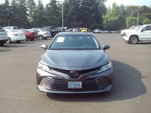 Used 2018 Toyota Camry XLE w/ Audio Package FWD image 8
