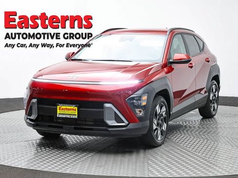 Used 2025 Hyundai Kona SEL FWD image 1