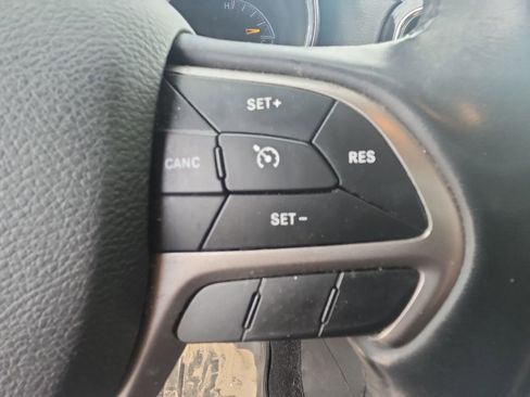 Certified 2021 Jeep Grand Cherokee Laredo X RWD image 10