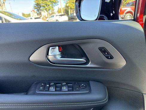 New 2026 Chrysler Pacifica Select image 13