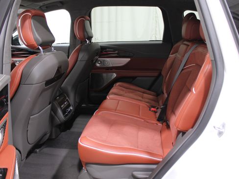 Certified 2024 Lincoln Nautilus Black Label w/ Jet Appearance Package (87T) image 25