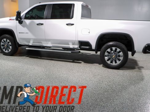 Used 2024 Chevrolet Silverado 2500 Custom w/ Custom Convenience Package image 10