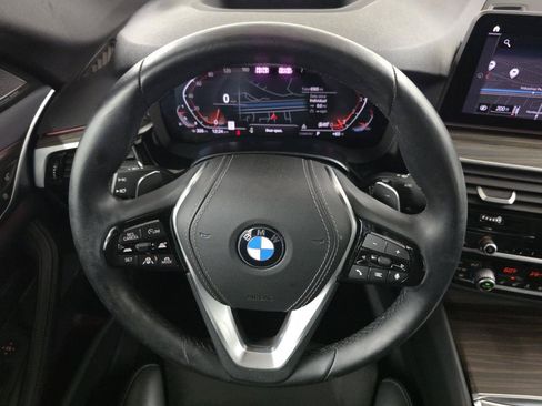 Used 2023 BMW 530i w/ Premium Package RWD image 6