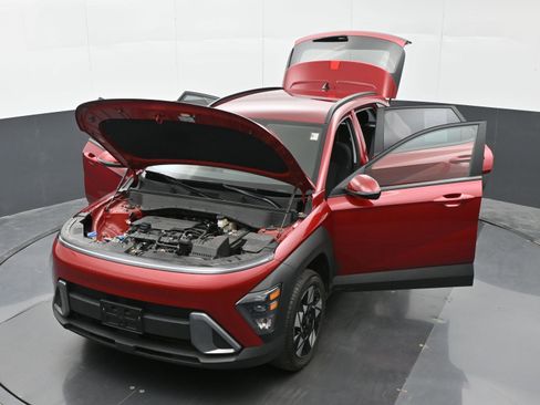 Certified 2025 Hyundai Kona SEL AWD/4WD image 46