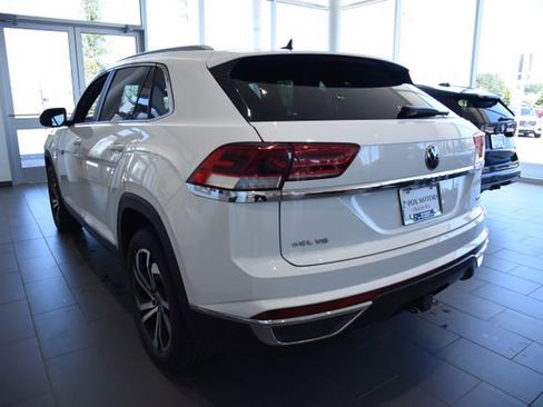 Used 2022 Volkswagen Atlas Cross Sport SEL AWD/4WD image 2