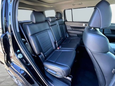 Used 2024 Hyundai Santa Fe Limited image 27