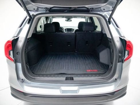 Used 2023 GMC Terrain SLE w/ Driver Convenience Package FWD image 10