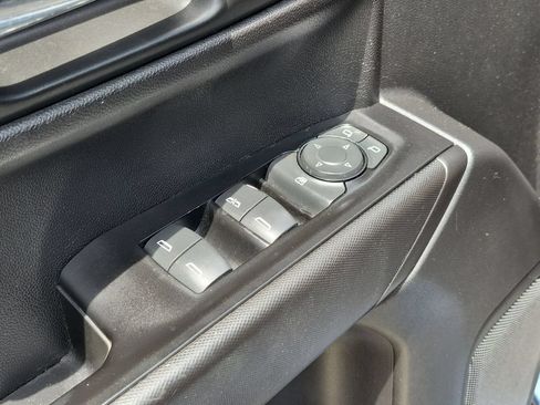 Used 2019 Chevrolet Silverado 1500 Custom Trail Boss AWD/4WD image 9