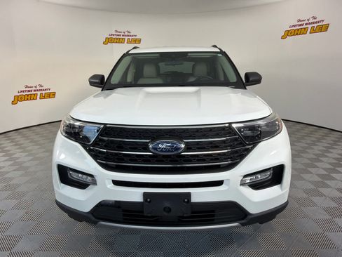 Used 2022 Ford Explorer XLT w/ Equipment Group 202A RWD image 9