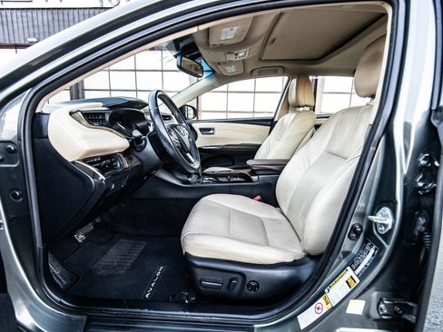 Used 2013 Toyota Avalon XLE Premium image 33