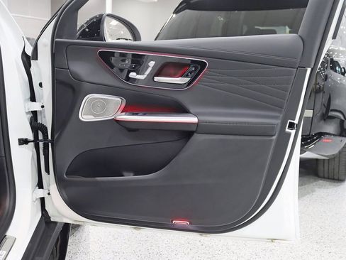 Used 2025 Mercedes-Benz GLC 63 AMG S image 37