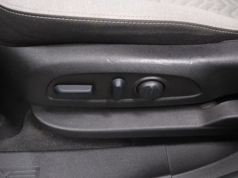 Used 2022 Chevrolet Equinox LT AWD/4WD image 23