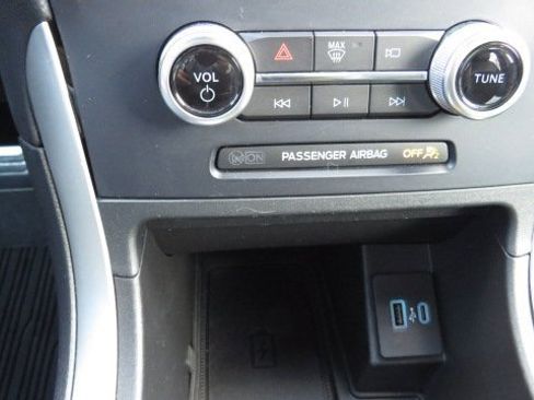 Certified 2022 Ford Edge ST-Line image 19