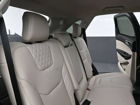 Certified 2024 Ford Edge Titanium AWD/4WD image 25