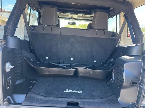 Used 2014 Jeep Wrangler Unlimited Rubicon w/ Connectivity Group image 29