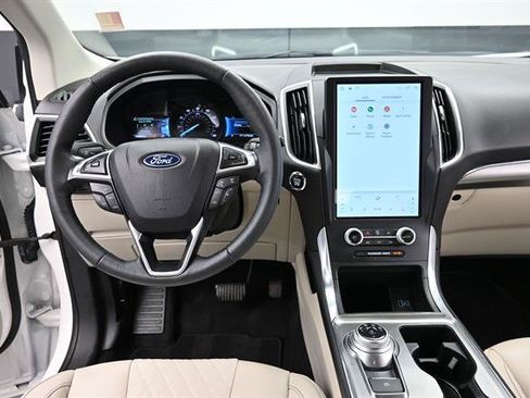 Certified 2024 Ford Edge Titanium AWD/4WD image 11