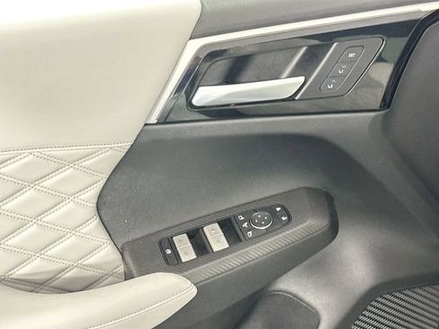 Used 2023 Mitsubishi Outlander SEL AWD/4WD image 23