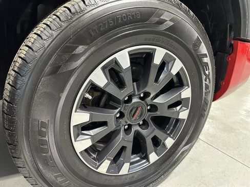 Used 2021 Nissan Titan PRO-4X w/ Pro-4x Convenience Package image 11