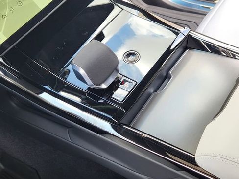 New 2026 Land Rover Range Rover Sport SE image 15