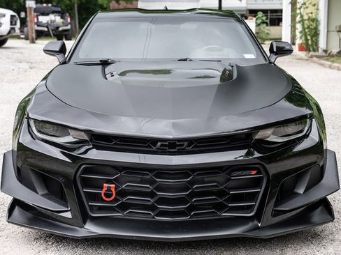 Used 2019 Chevrolet Camaro ZL1 RWD image 13