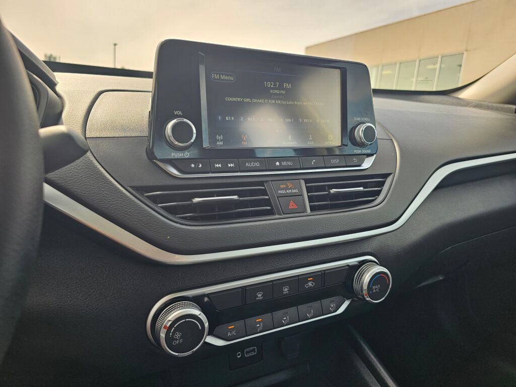 Used 2024 Nissan Altima 2.5 S FWD image 20