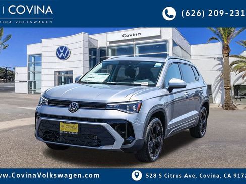 New 2025 Volkswagen Taos SE image 3