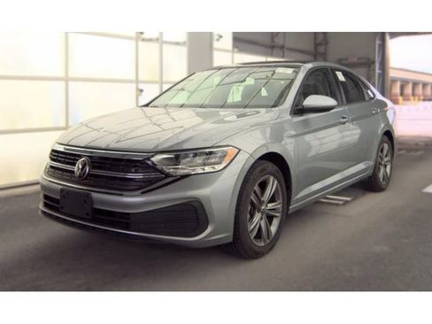 Used 2024 Volkswagen Jetta SE w/ Panoramic Sunroof Package FWD image 1