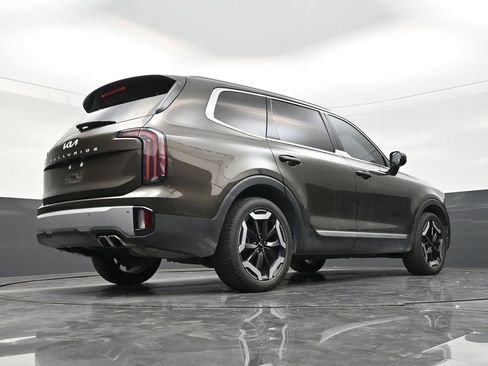Used 2024 Kia Telluride EX FWD image 24