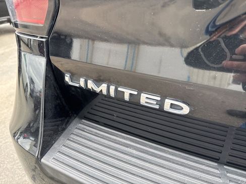 Used 2018 Ford Expedition Limited image 11