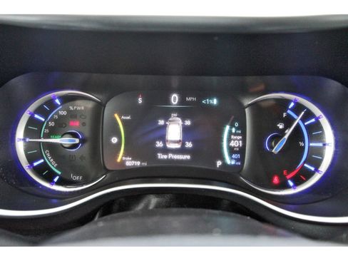 Used 2020 Chrysler Pacifica Limited w/ Advanced Safetytec Group FWD image 18