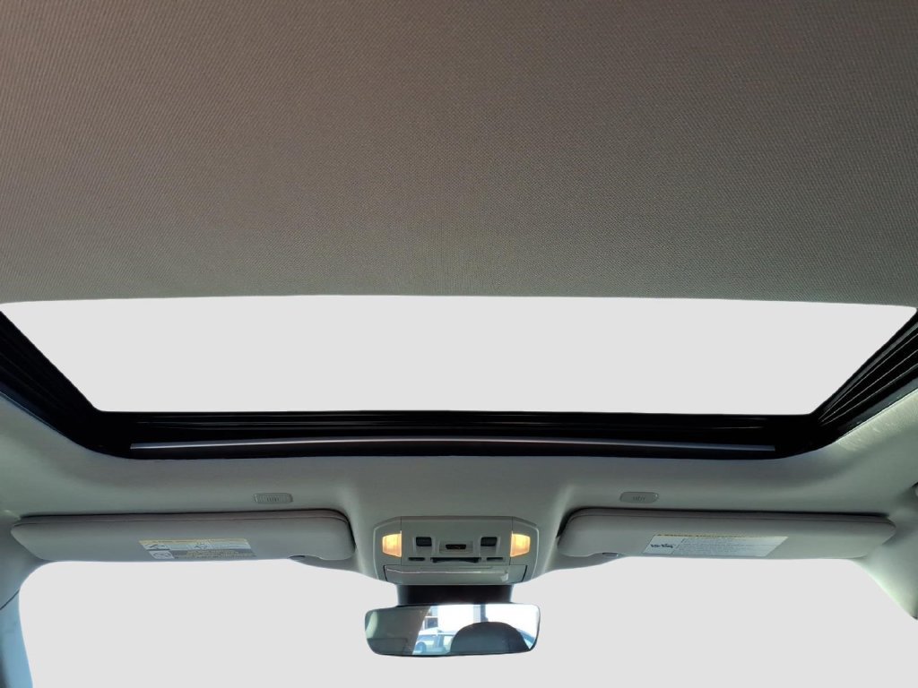 Used 2024 Toyota Highlander XLE FWD image 13