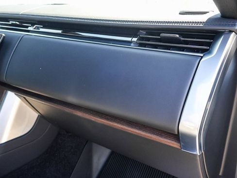 New 2025 Land Rover Range Rover SE image 18