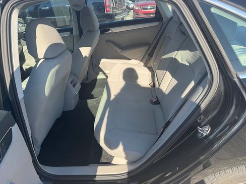 Used 2016 Volkswagen Passat 1.8T S FWD image 14