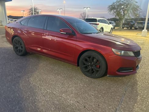 Used 2014 Chevrolet Impala LT w/ Convenience Package image 10