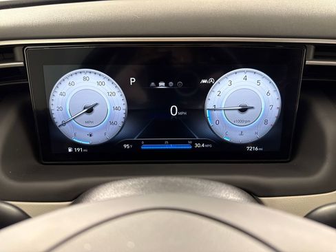 Certified 2024 Hyundai Tucson SE FWD image 17