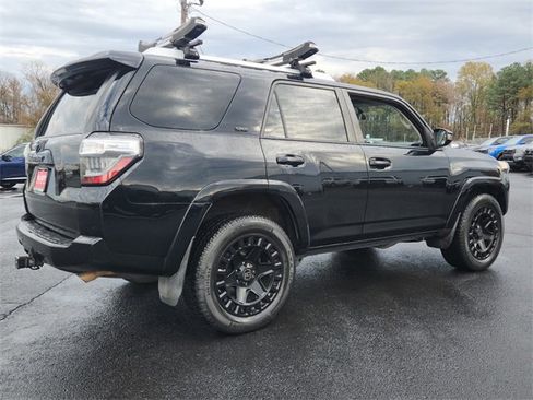 Used 2018 Toyota 4Runner SR5 image 3
