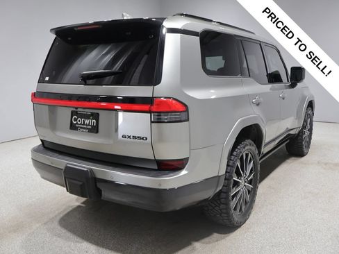 Used 2025 Lexus GX 550 AWD/4WD image 2